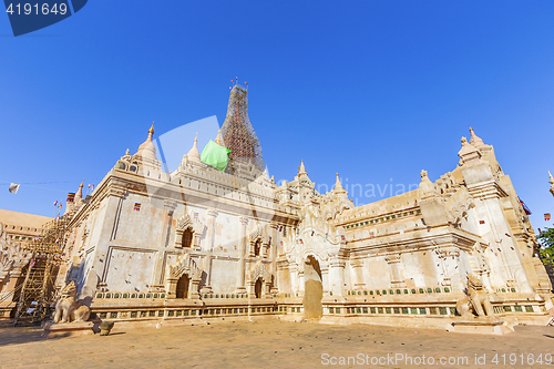 Image of Bagan buddha tower at day