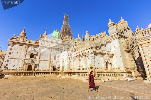 Image of Bagan buddha tower at day