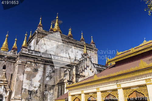 Image of Bagan buddha tower at day