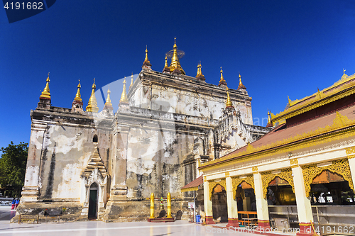 Image of Bagan buddha tower at day