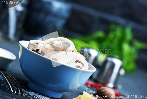 Image of raw mushroom