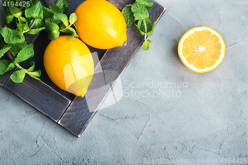 Image of lemon with mint