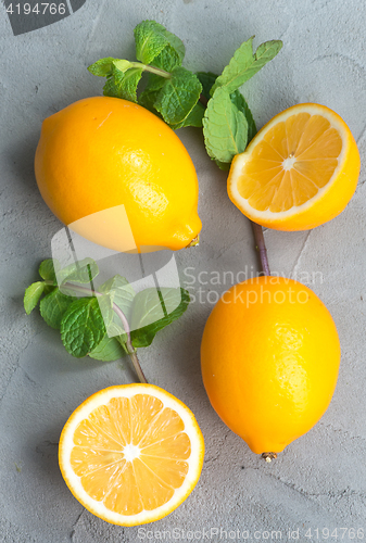Image of lemon with mint