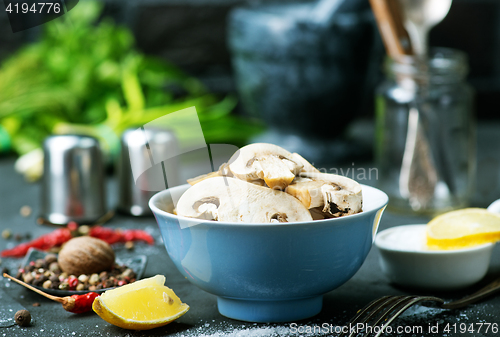 Image of raw mushroom