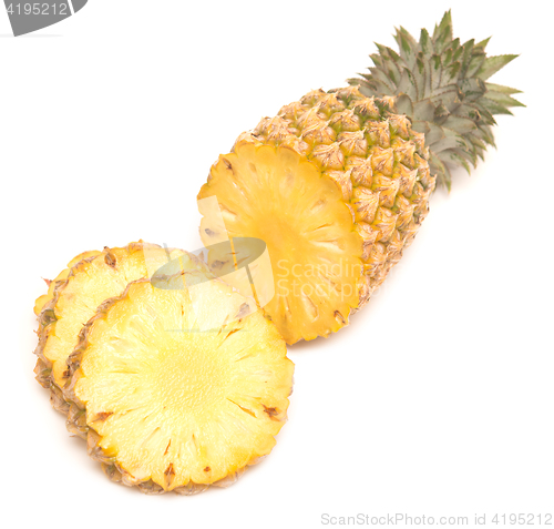 Image of ripe pineapple