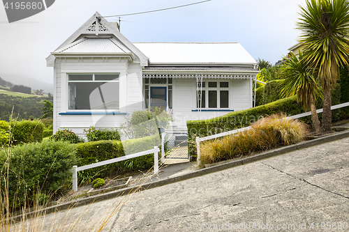 Image of a house at the very steep Baldwin Road