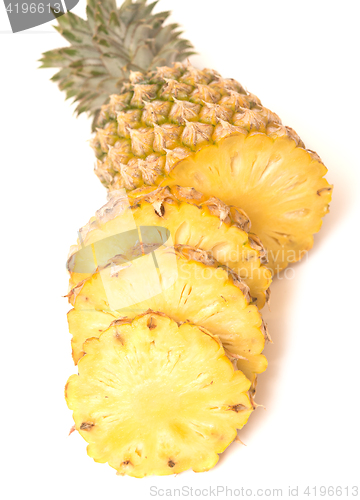 Image of ripe pineapple