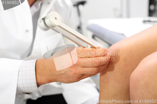 Image of Orthopedic patient at the doctor