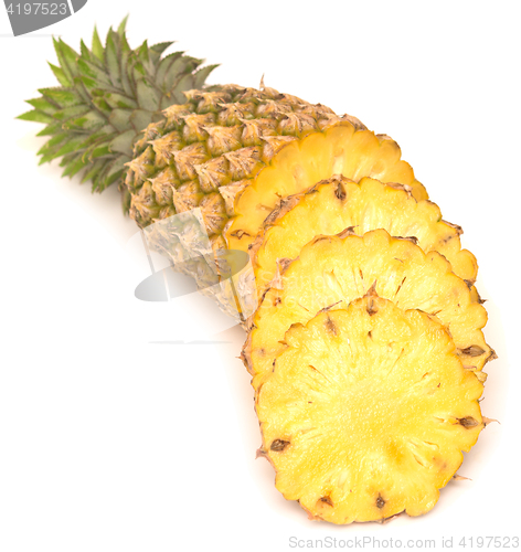 Image of ripe pineapple