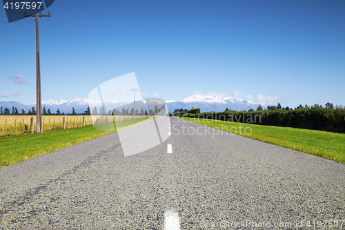 Image of road to horizon