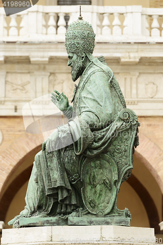 Image of Statue Pope Sixtus V