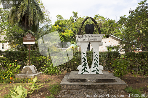 Image of Independence monument, Praslin island