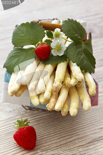 Image of White asparagus in a Basket