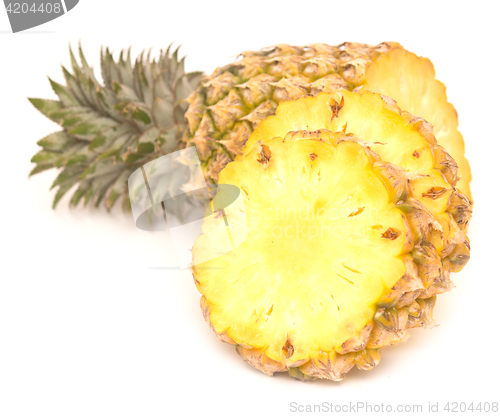 Image of ripe pineapple