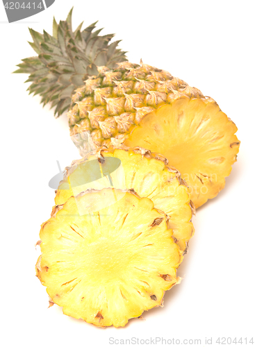 Image of ripe pineapple