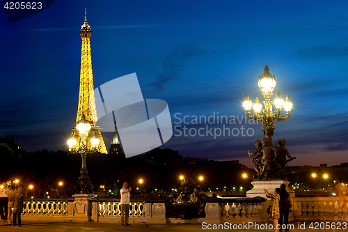 Image of Eiffel Tower at night