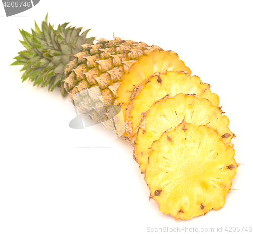 Image of ripe pineapple