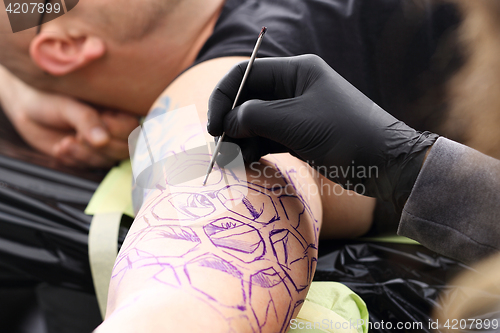 Image of Drawing on the skin