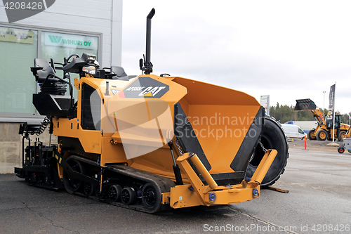 Image of Cat AP355F Asphalt Paver on a Yard