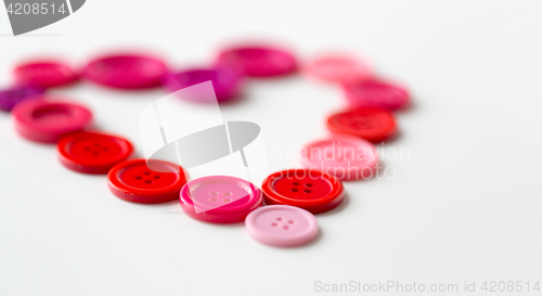 Image of heart shape of sewing buttons