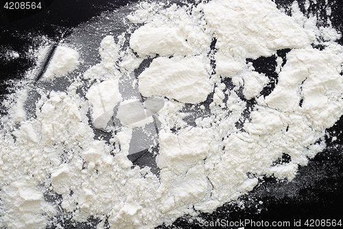Image of powder on black
