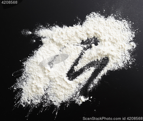 Image of powder(flour) on black