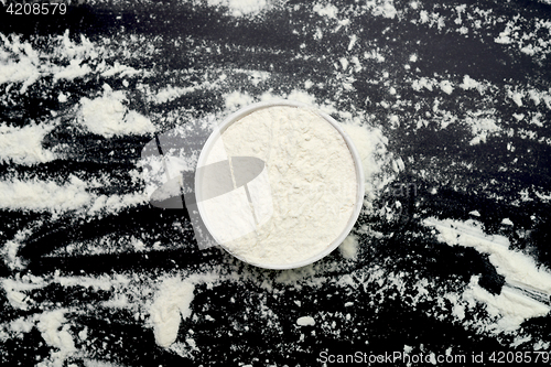 Image of flour in bowl