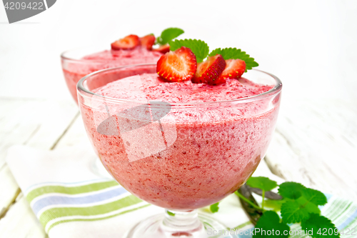 Image of Jelly air strawberry in two bowls on board