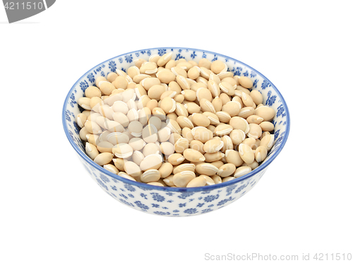 Image of Neavy beans in a china bowl