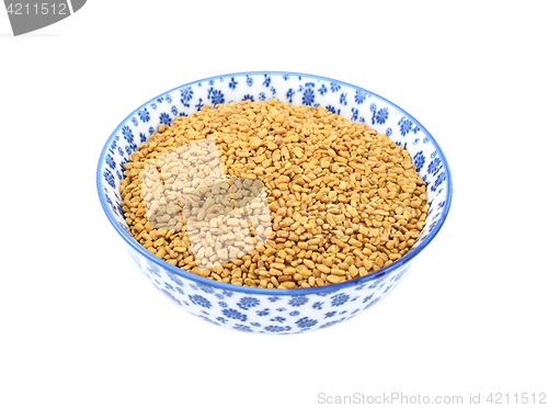 Image of Fenugreek seeds in a china bowl