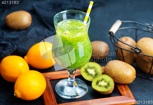 Image of kiwi smoothie