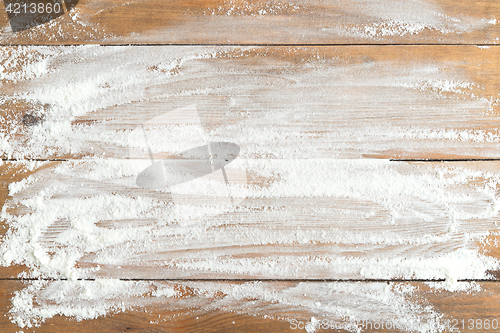 Image of flour on table