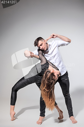 Image of Two people dancing in contemporary stile