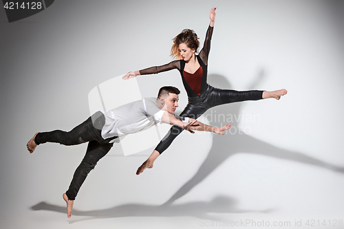 Image of Two people dancing in contemporary stile