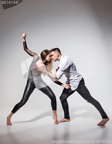 Image of Two people dancing in contemporary stile