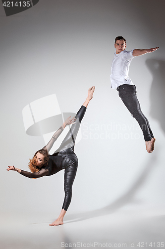 Image of Two people dancing in contemporary stile
