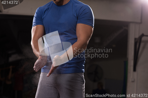 Image of Gym Chalk Magnesium Carbonate hands clapping man