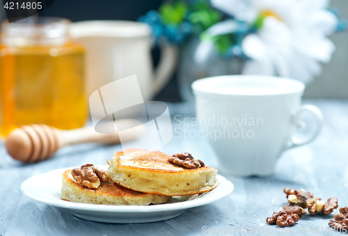 Image of pancakes with nuts