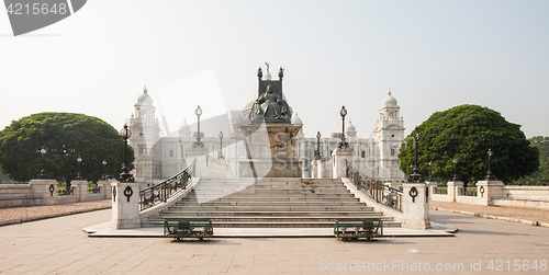 Image of Statue, Victoria Memorial, Kolkata (Calcutta)