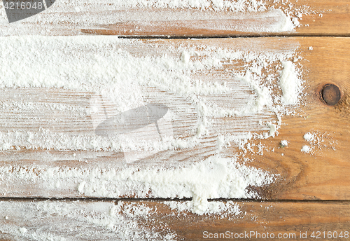Image of flour on table