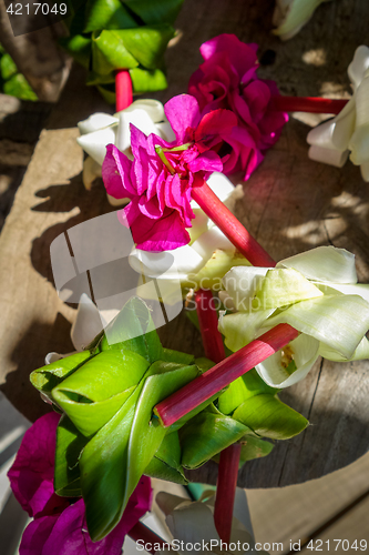 Image of Polynesian flower necklace