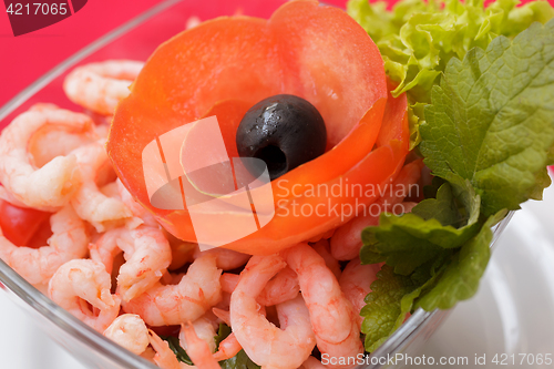 Image of Salad with shrimps and vegetables