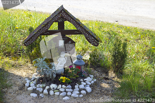 Image of Picture of a memorial cross for accident victim