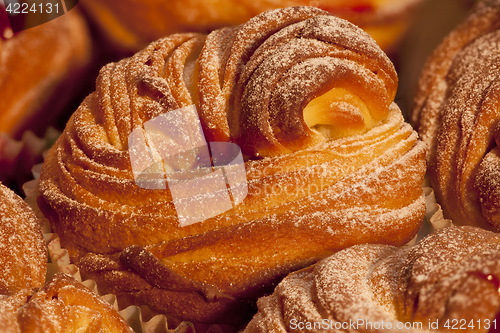 Image of American cruffins with jam background