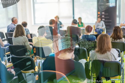 Image of Round table discussion at business and entrepreneurship convention.