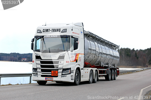 Image of Next Generation Scania Tank Truck on Brigde