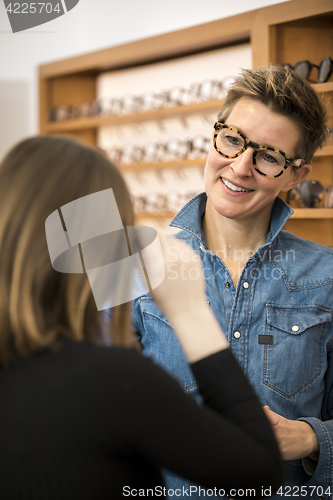 Image of friendly service at the optometry