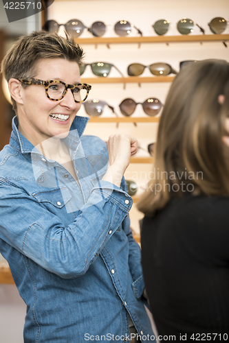 Image of friendly service at the optometry