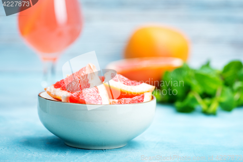 Image of grapefruit and juice