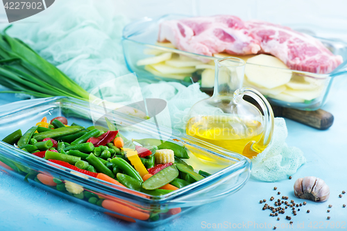 Image of vegetables and meat in bowl